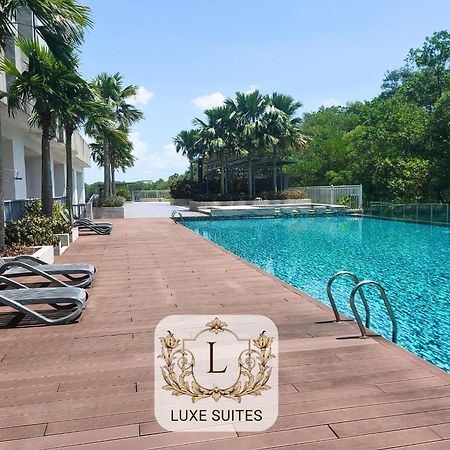 Luxe Suites At Skyloft ยะโฮร์บาห์รู ภายนอก รูปภาพ