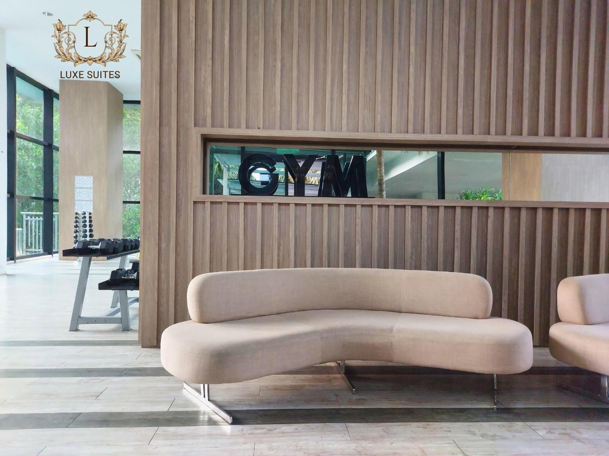 Luxe Suites At Skyloft ยะโฮร์บาห์รู ภายนอก รูปภาพ