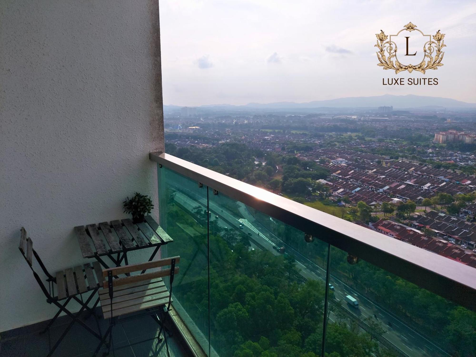 Luxe Suites At Skyloft ยะโฮร์บาห์รู ภายนอก รูปภาพ