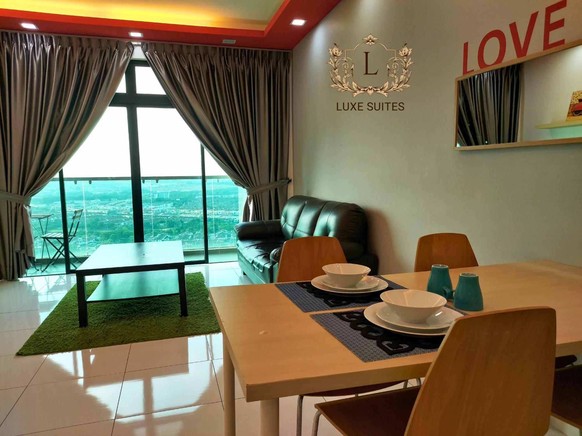 Luxe Suites At Skyloft ยะโฮร์บาห์รู ภายนอก รูปภาพ