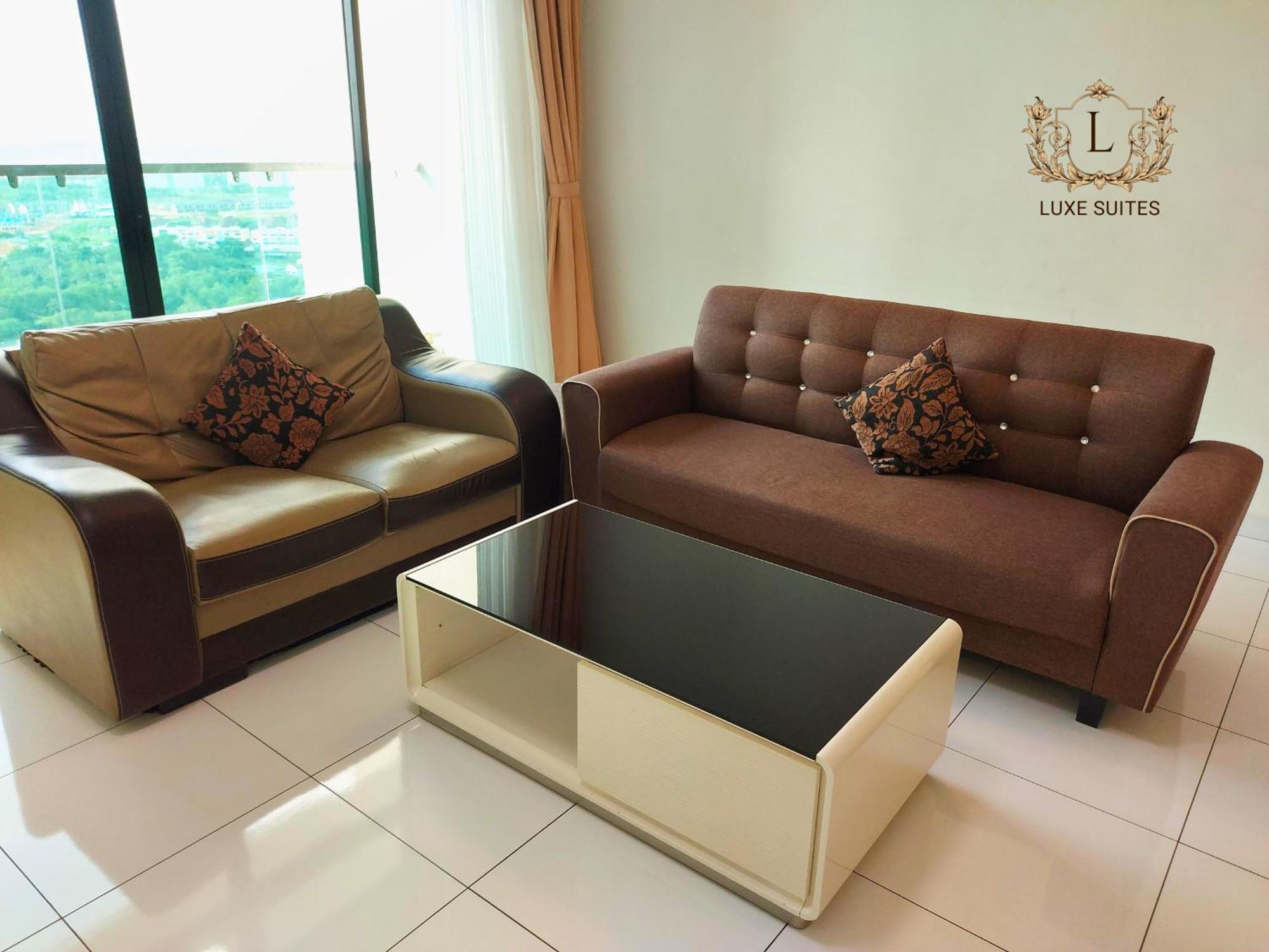 Luxe Suites At Skyloft ยะโฮร์บาห์รู ภายนอก รูปภาพ