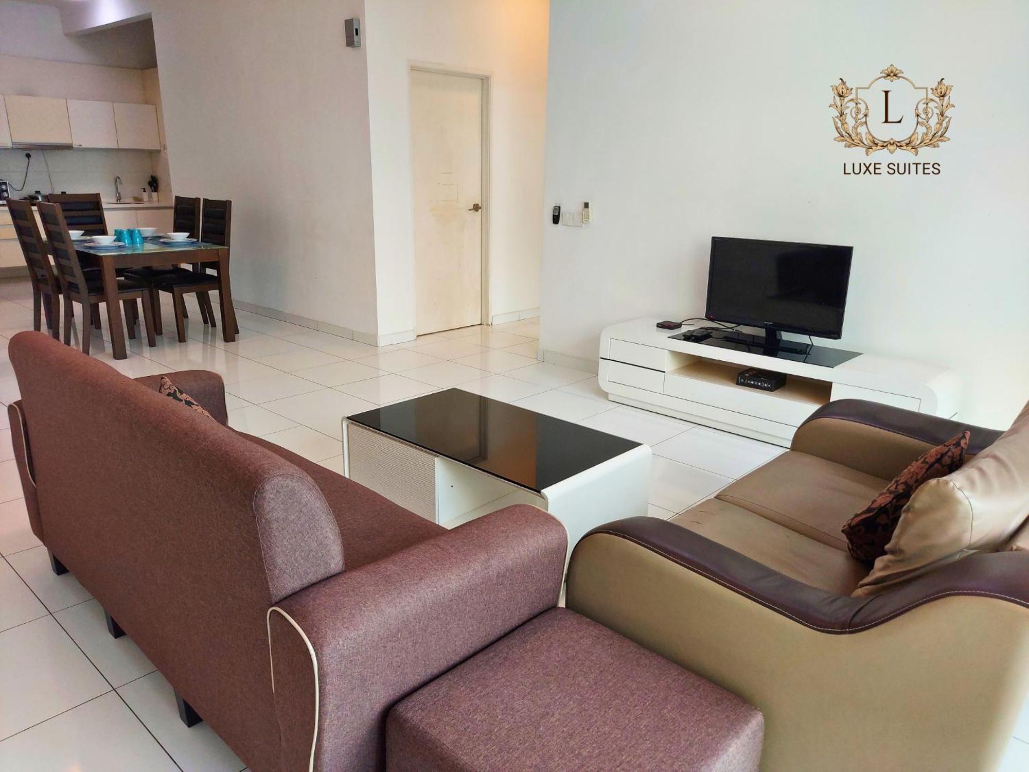 Luxe Suites At Skyloft ยะโฮร์บาห์รู ภายนอก รูปภาพ
