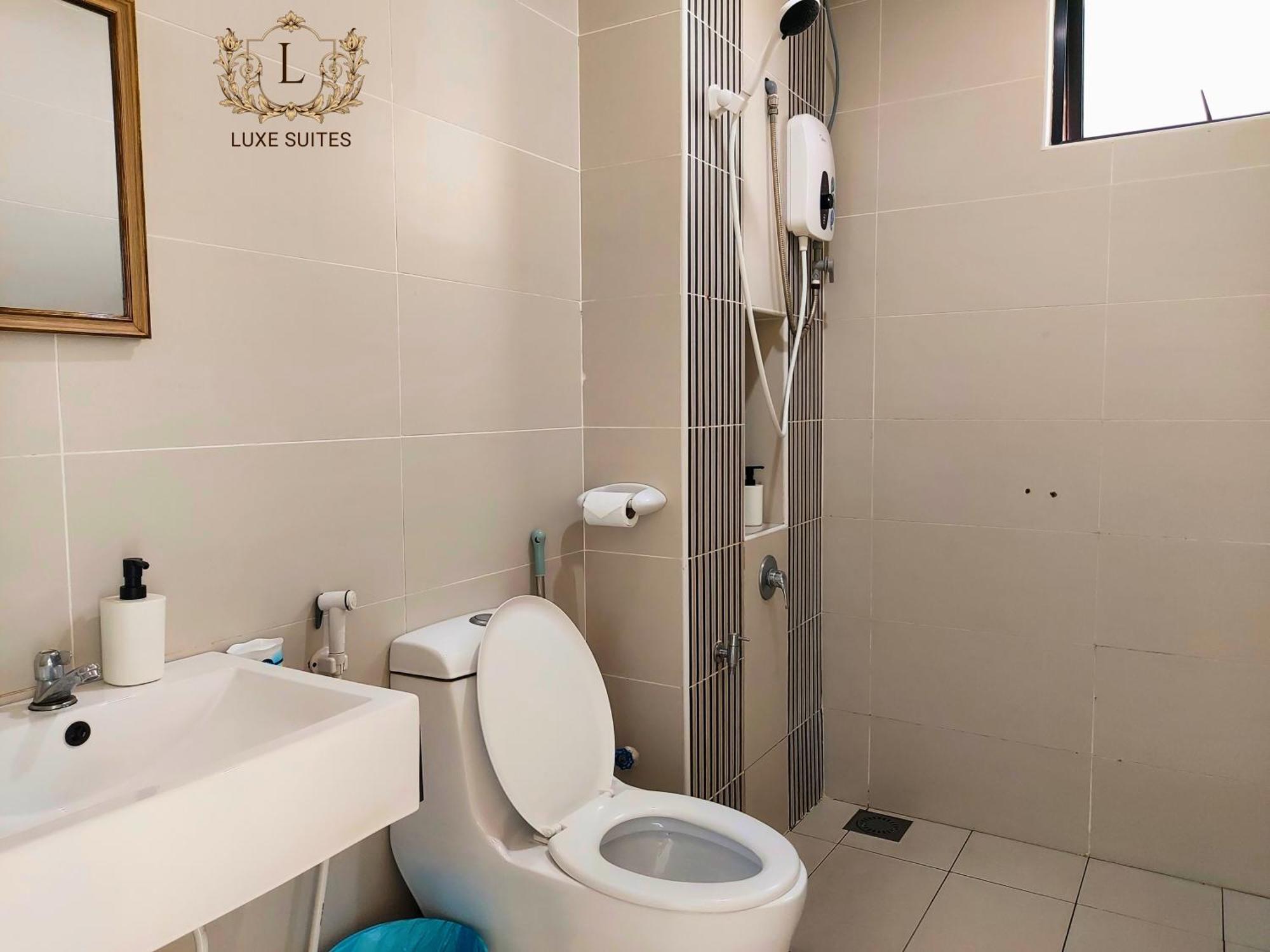 Luxe Suites At Skyloft ยะโฮร์บาห์รู ภายนอก รูปภาพ