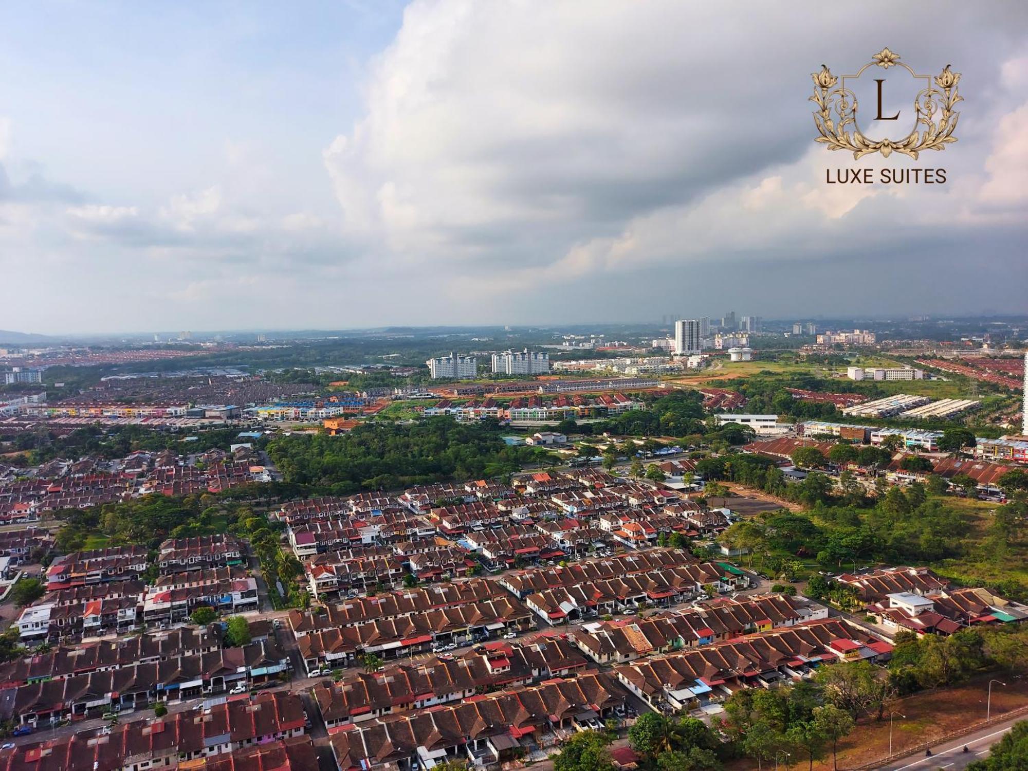 Luxe Suites At Skyloft ยะโฮร์บาห์รู ภายนอก รูปภาพ