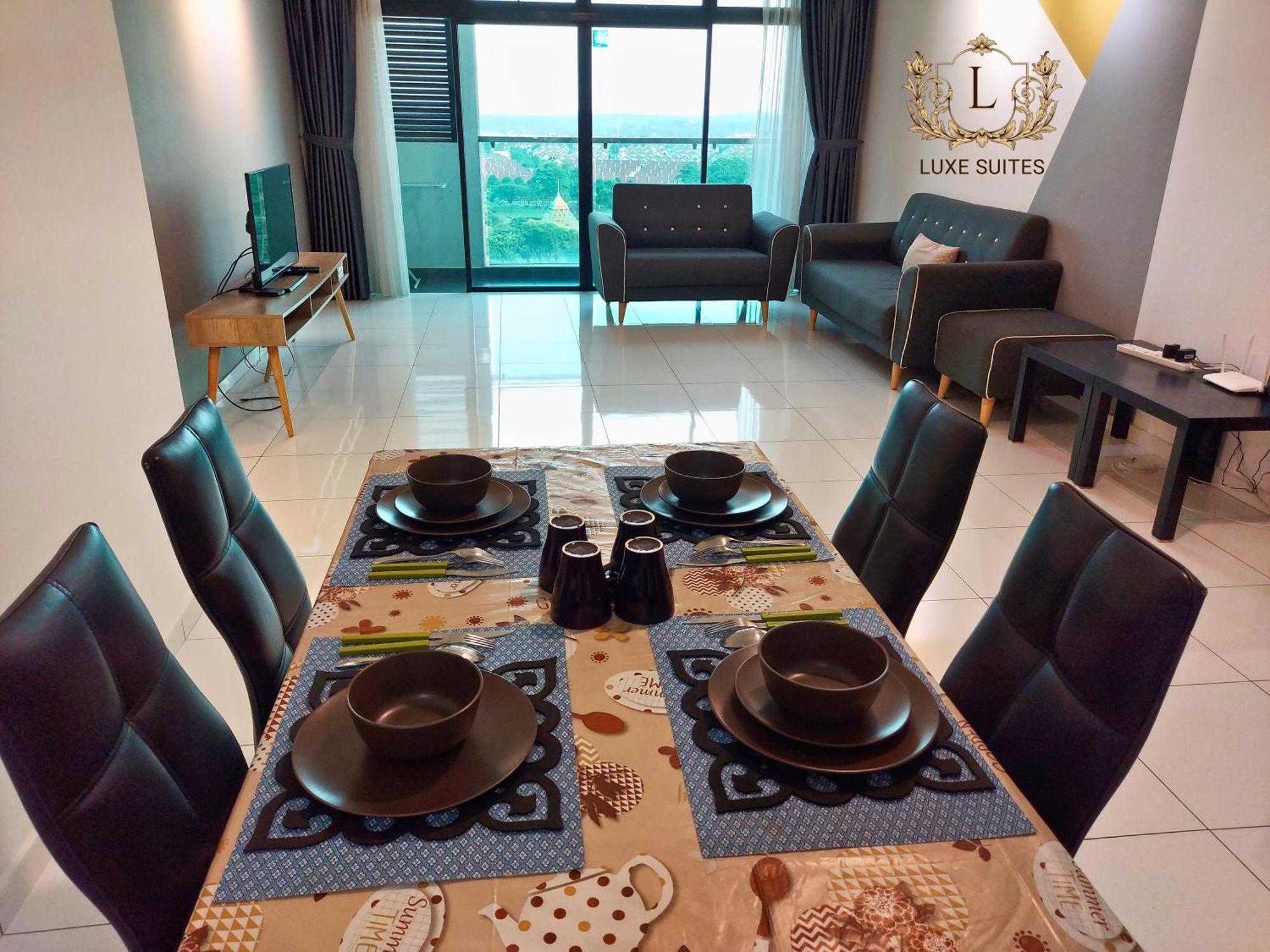Luxe Suites At Skyloft ยะโฮร์บาห์รู ภายนอก รูปภาพ