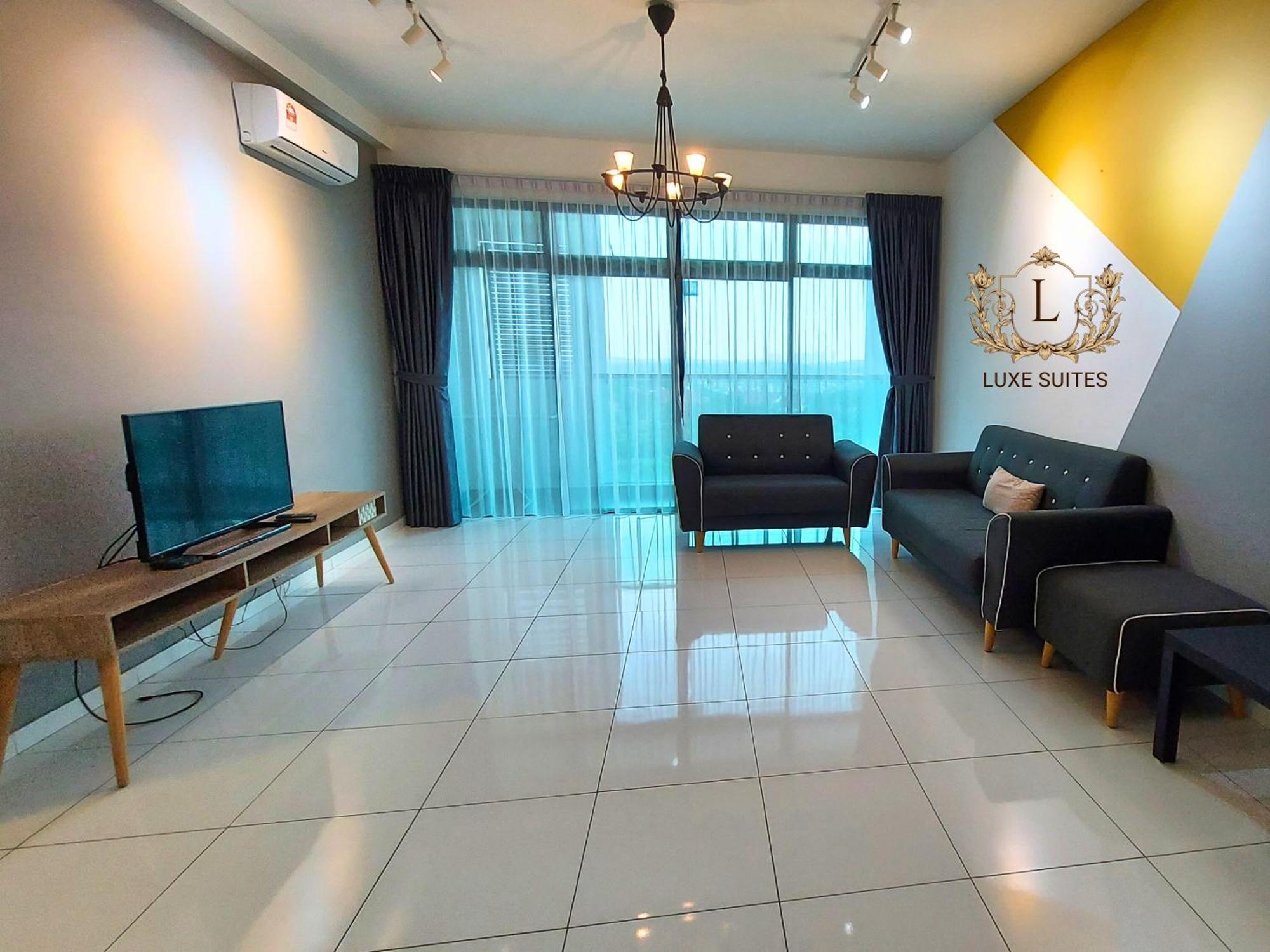 Luxe Suites At Skyloft ยะโฮร์บาห์รู ภายนอก รูปภาพ
